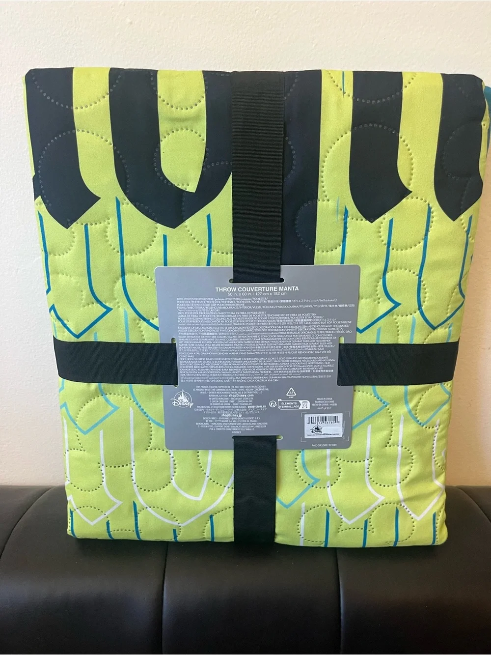 NWT Disneyland quilted throw blanket